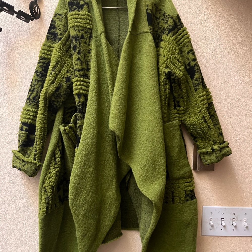 Green Knit Shrug with Intricate Patterns